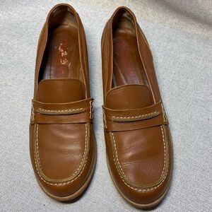 Charles David Women’s Loafer Shoes. Size 7,5